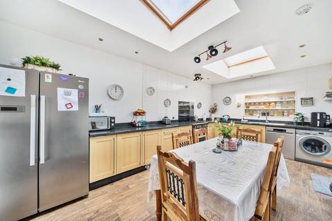 92 Bond Road, Mitcham, CR4 3HF