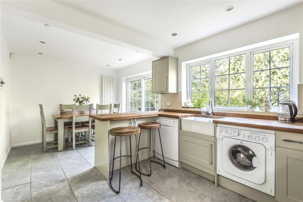 Kitchen/Breakfast Rm