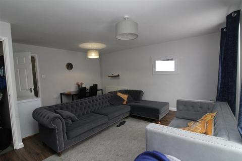 3 bedroom end of terrace house to rent, Woodspring Court, Monkston, Milton Keynes, MK10 9EX