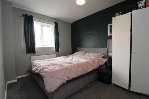 3 bedroom end of terrace house to rent, Woodspring Court, Monkston, Milton Keynes, MK10 9EX