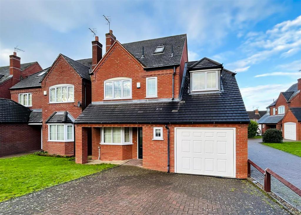 4 Mirbeck Close-front.jpg