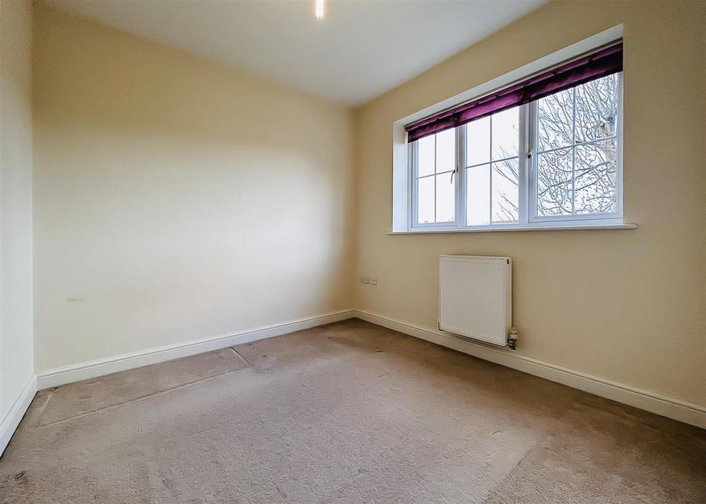 4 Mirbeck Close-bed3.jpg