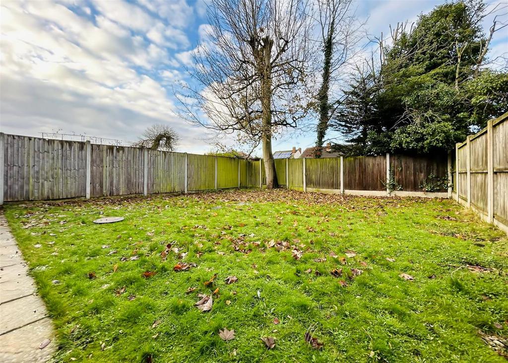 4 Mirbeck Close-garden2.jpg