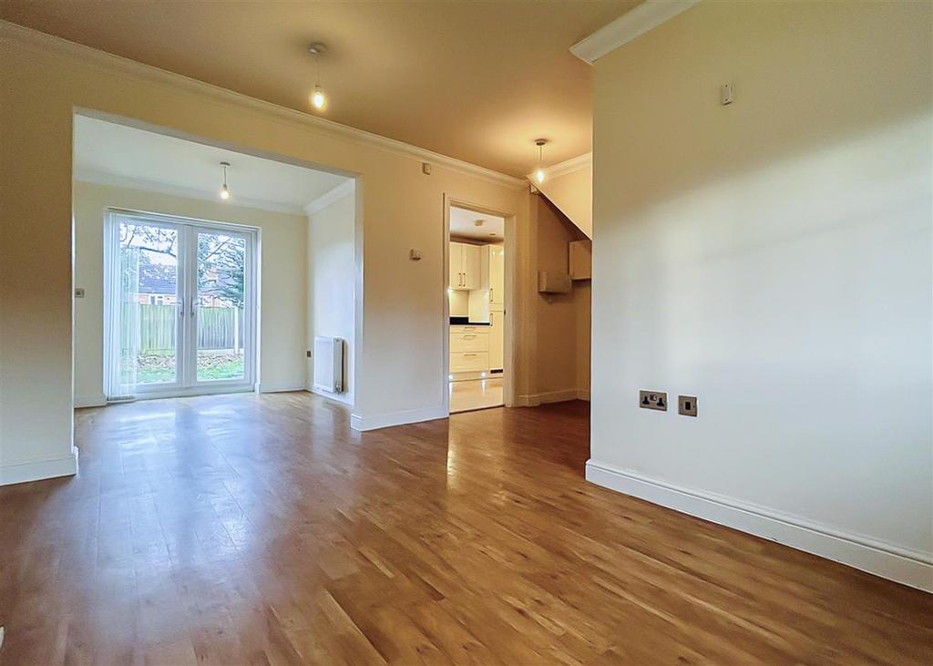 4 Mirbeck Close-lounge2.jpg