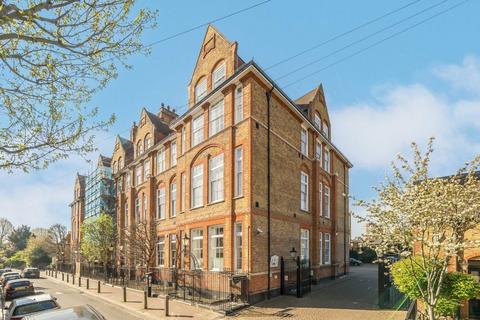 2 bedroom flat for sale, Bridge Lane, London SW11