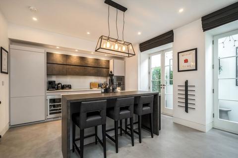 2 bedroom flat for sale, Bridge Lane, London SW11