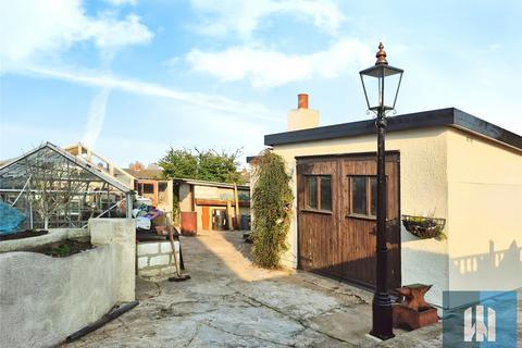 3 bedroom semi-detached house for sale, Crescent Road, Havercroft, Wakefield, West Yorkshire, WF4
