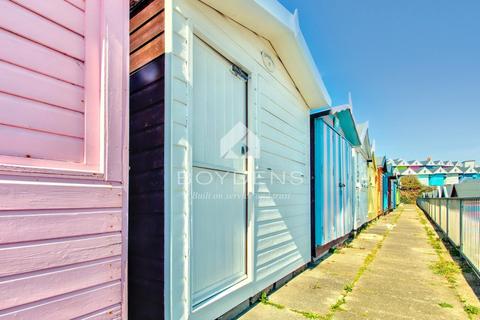 Chalet for sale, Beach Hut, Walton on the Naze CO14