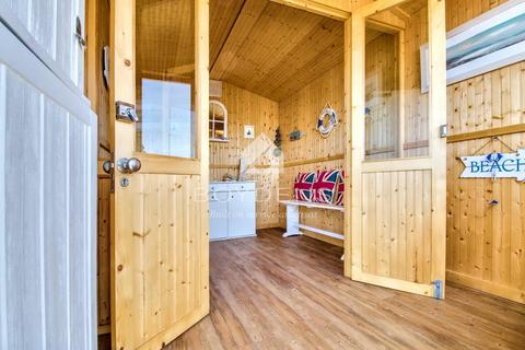 Chalet for sale, Beach Hut, Walton on the Naze CO14
