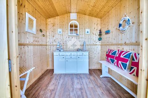 Chalet for sale, Beach Hut, Walton on the Naze CO14