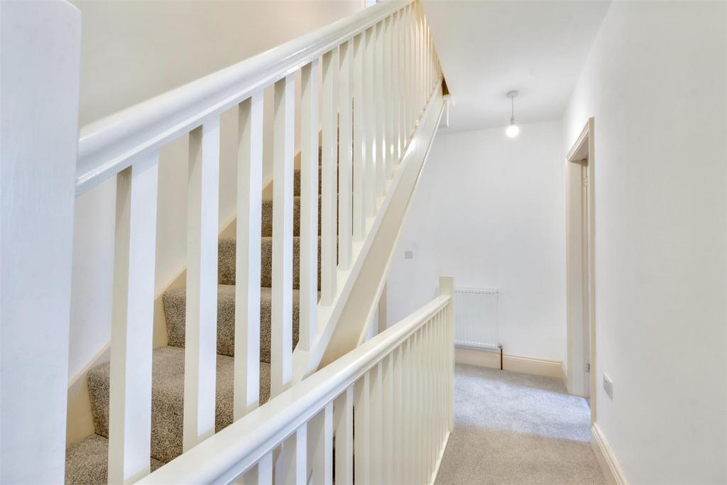 1st Floor Landing 2.jpeg