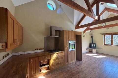 2 bedroom detached house to rent, New Road, Boscastle