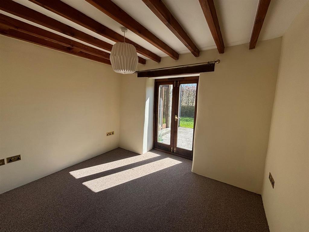 Bedroom 2.jpg