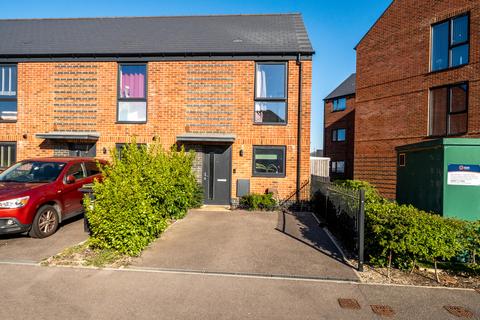 2 bedroom end of terrace house for sale, Drake Road, Lee-on-the-Solent PO13