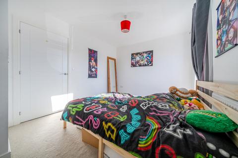 2 bedroom end of terrace house for sale, Drake Road, Lee-on-the-Solent PO13
