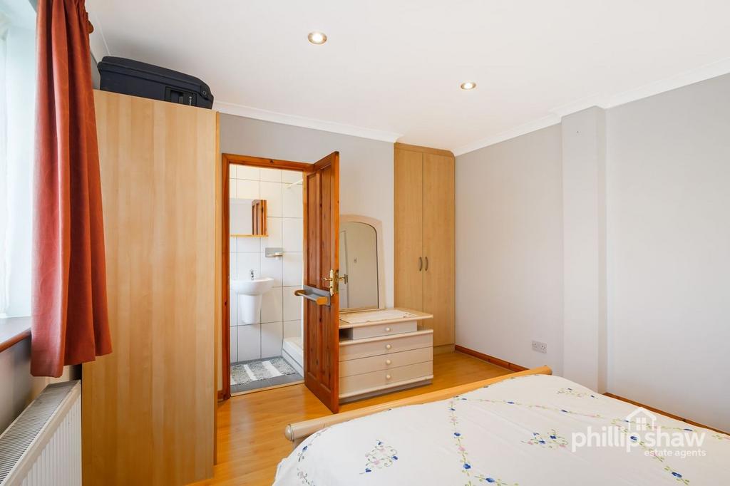 Bedroom with ensuite