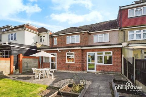 5 bedroom semi-detached house for sale, Kenton Park Avenue, Harrow, HA3
