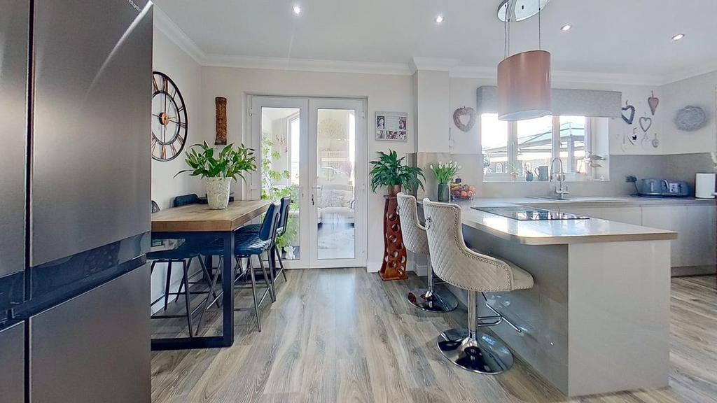 83-Bluebell-Wynd-Kitchen.jpg