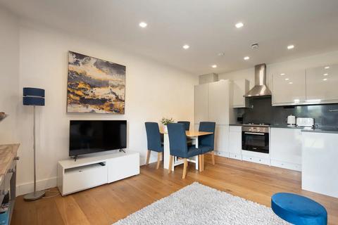 1 bedroom flat for sale, Milton House, Station Yard, Thame, Oxfordshire