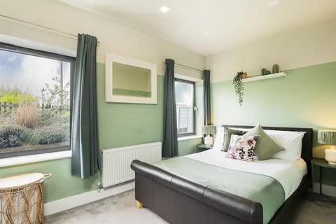 1 bedroom flat for sale, Milton House, Station Yard, Thame, Oxfordshire