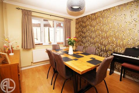 3 bedroom semi-detached house for sale, Mercia Road, Baldock, SG7 6RZ