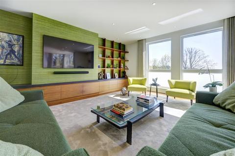 4 bedroom flat for sale, Penthouse Apartment, Hampstead, NW3
