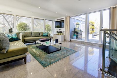 4 bedroom flat for sale, Penthouse Apartment, Hampstead, NW3