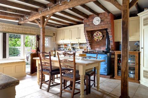 undefined, Court Lane, Offenham, WR11