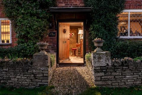 undefined, Court Lane, Offenham, WR11