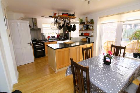 3 bedroom semi-detached house for sale, Heathcombe Road, Bridgwater TA6
