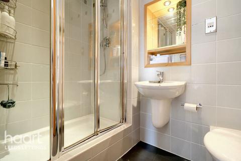 2 bedroom apartment to rent, Bowman Lane, Leeds