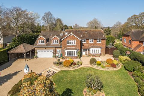 Woodmans Retreat Ballsdown, Chiddingfold, Godalming, GU8 4XJ