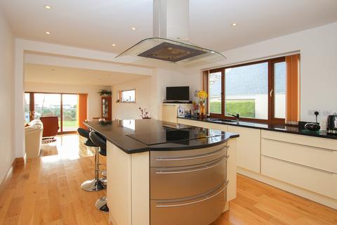 3 bedroom property for sale, Ruette St Clair, Sampson's, Guernsey, GY2