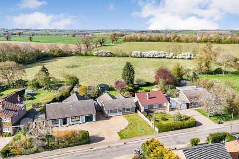 3 bedroom detached bungalow for sale, Norwich Road, Barnham Broom, Norwich