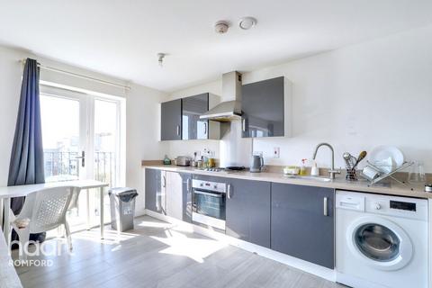 2 bedroom apartment for sale, Arc Court, Romford, RM7 0FH