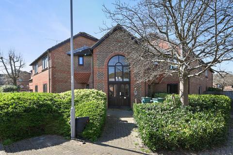58 Sopwith Close, Kingston Upon Thames, KT2 5RN