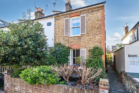 22 New Road, Richmond, TW10 7HY