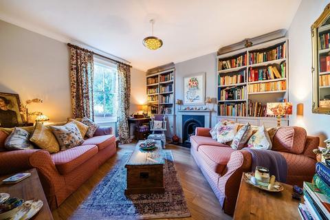 22 New Road, Richmond, TW10 7HY
