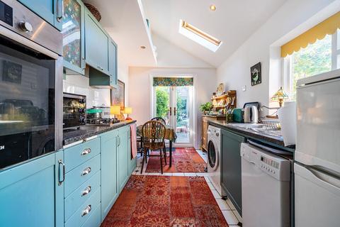 22 New Road, Richmond, TW10 7HY