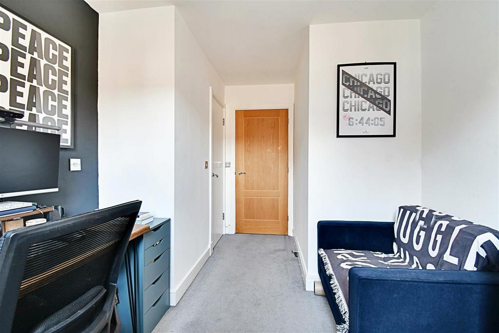 Bedroom 1 2.jpg