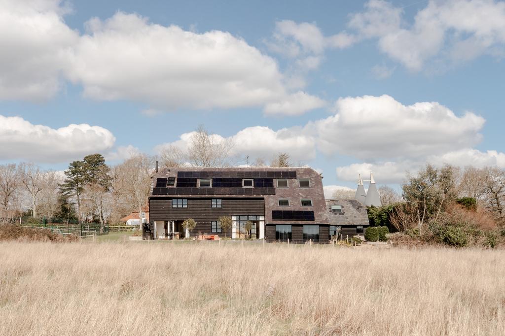 274325 - TMH EAST HEATH BARN-101.jpg