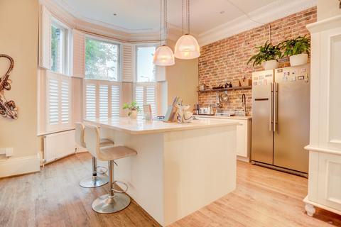 4 bedroom flat for sale, Wilbury Villas, Hove, BN3