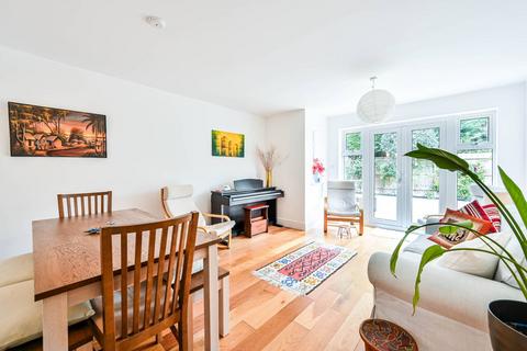 6 Golfside Close, New Malden, KT3 4RH