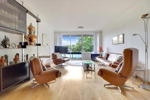 2 bedroom apartment for sale, Darwin Court, Gloucester Avenue