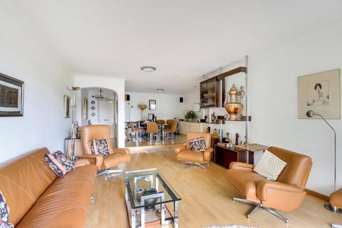 2 bedroom apartment for sale, Darwin Court, Gloucester Avenue