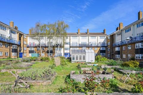 2 bedroom flat for sale, Attlee Terrace, Prospect Hill, Walthamstow, London, E17
