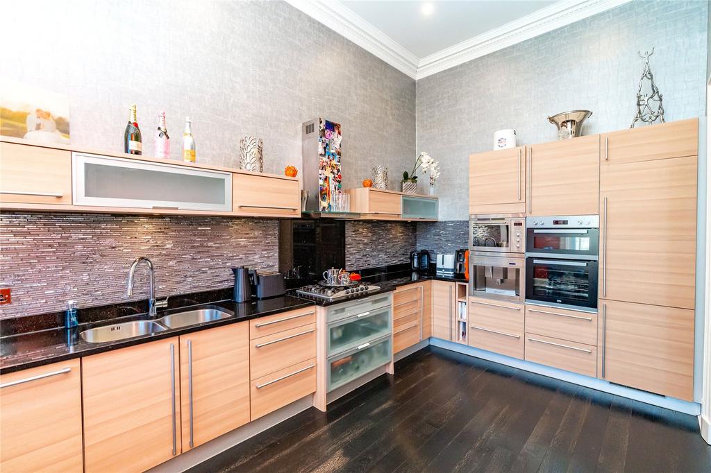Kitchen/Dining Area