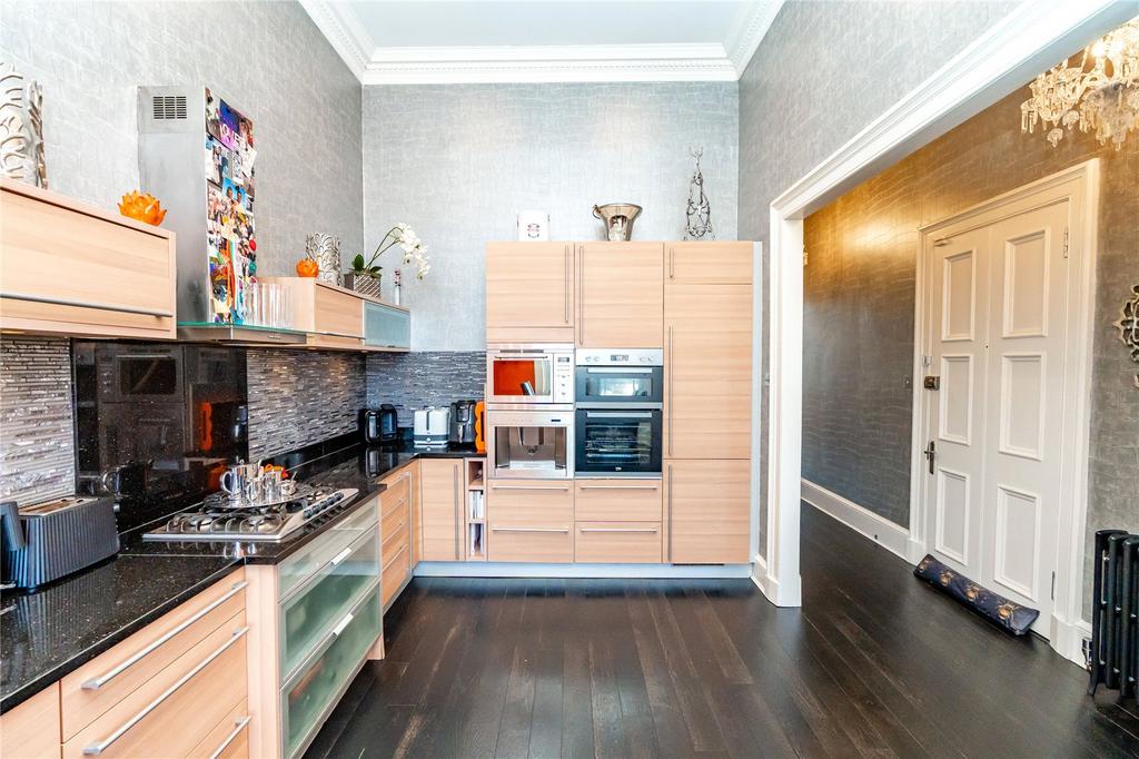 Kitchen/Dining Area
