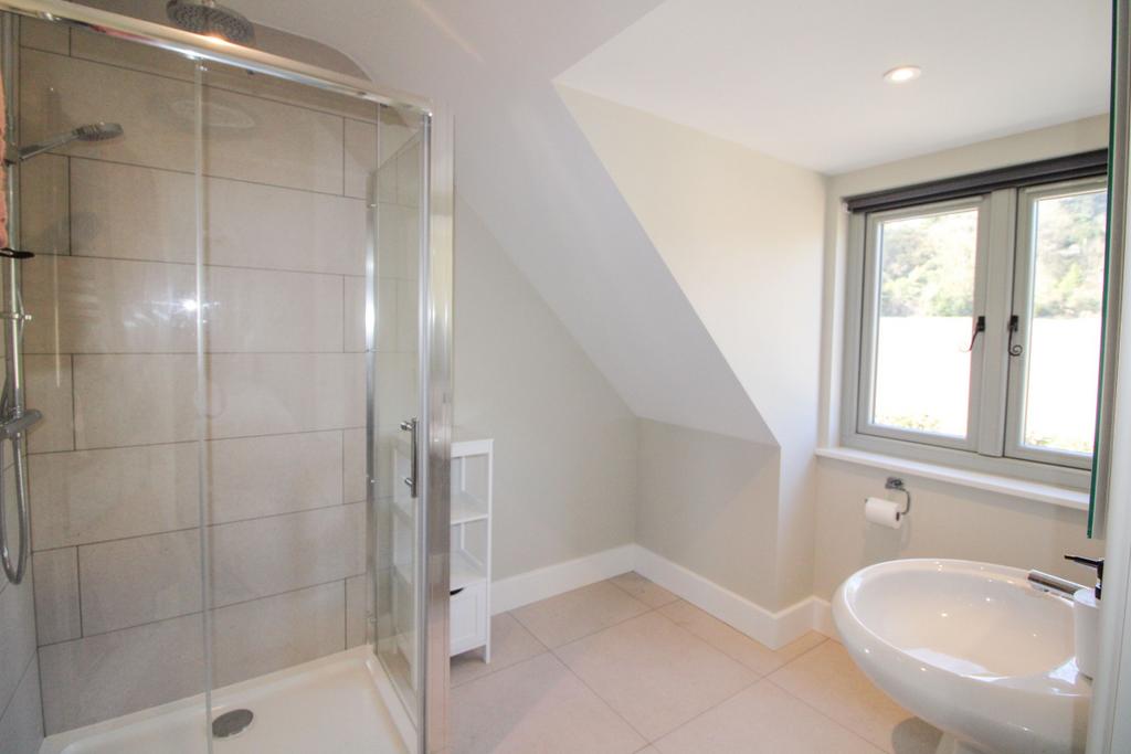 Generous Modern Detached Family Home