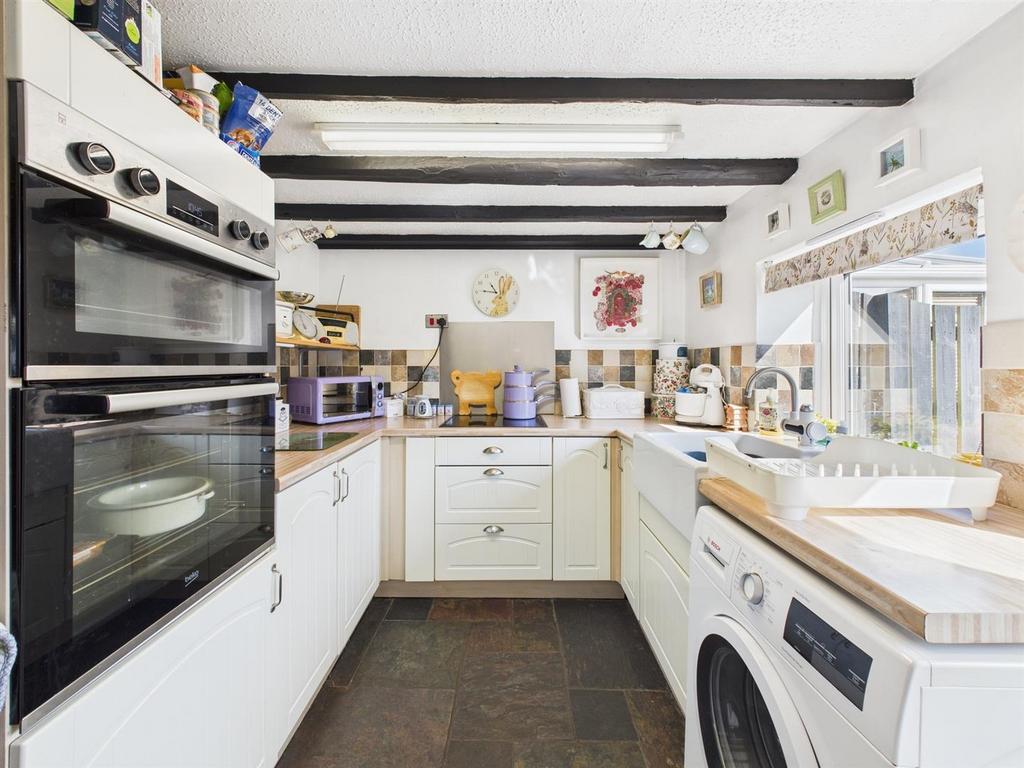 Kitchen: